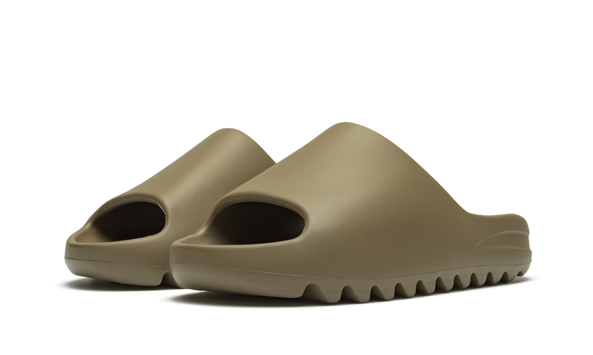 Yeezy Slide Earth Brown 3